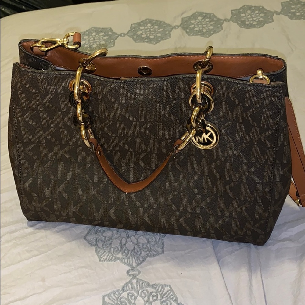 Michael kors purse